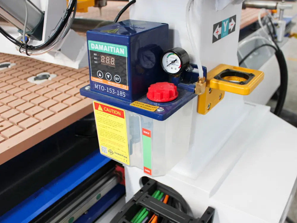 Automatic lubricator