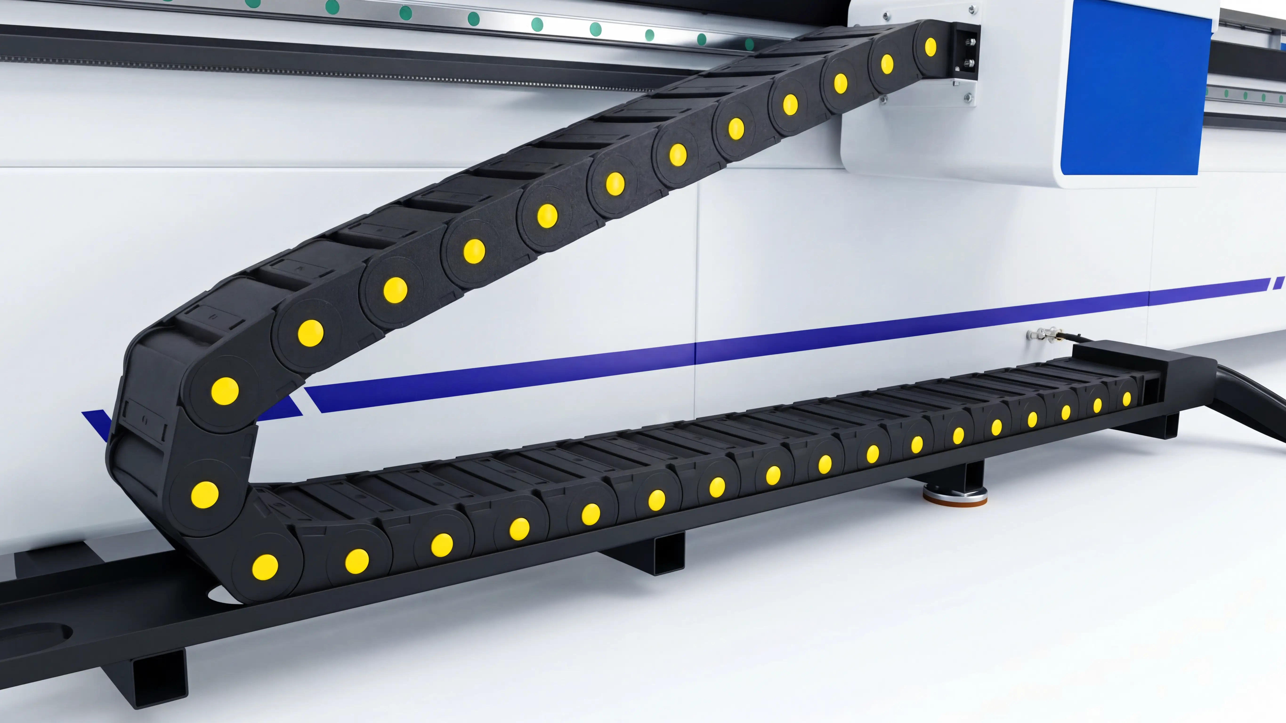 Fully enclosed high-strength cable carrier of Spire 2130 ATC CNC router