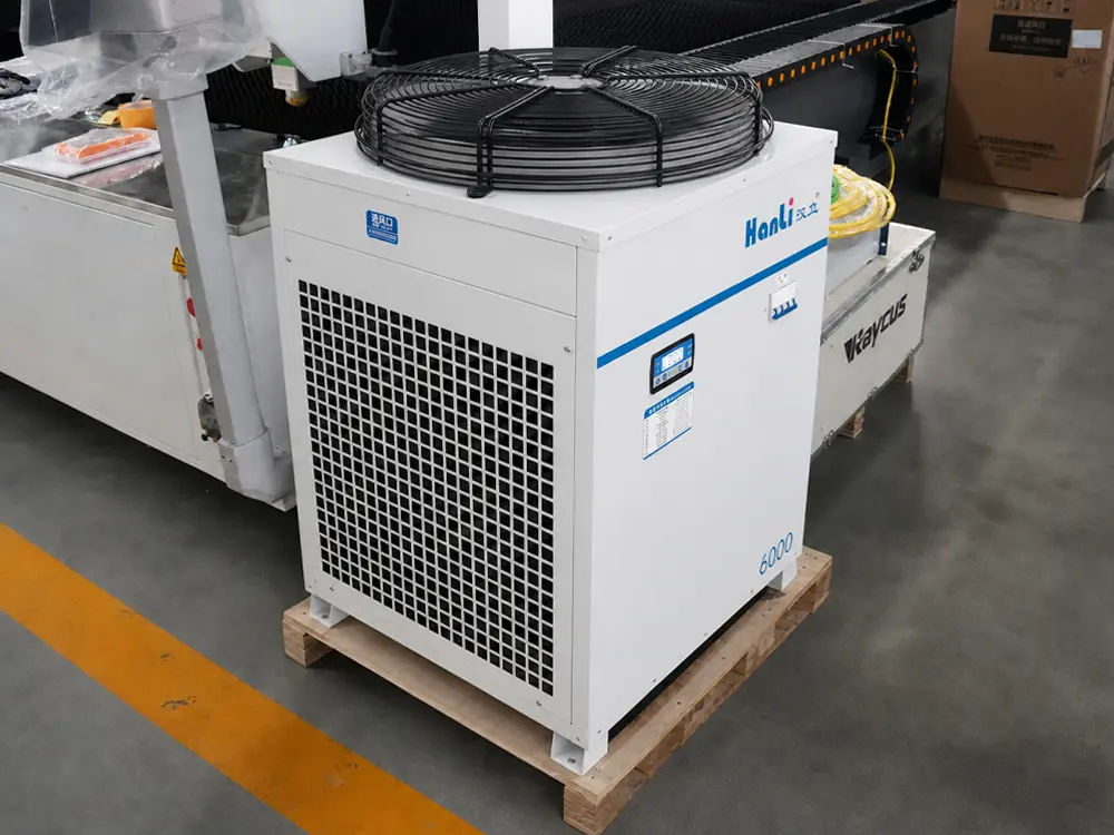 Hanli 6000W chiller Hanli 6000W chiller of the enclosed fiber laser sheet cutting machine with shuttle table