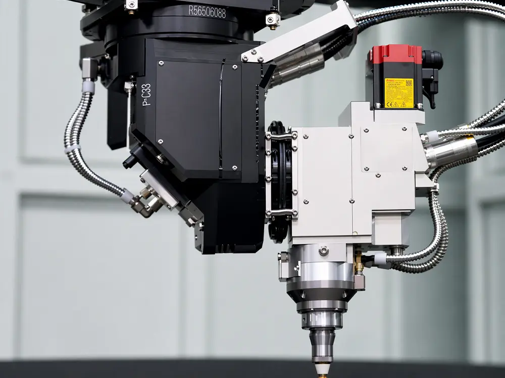 A-axis FANUC servo motor A-axis FANUC servo motor of the 3D 5-axis fiber laser cutting machine with rotary exchange worktable