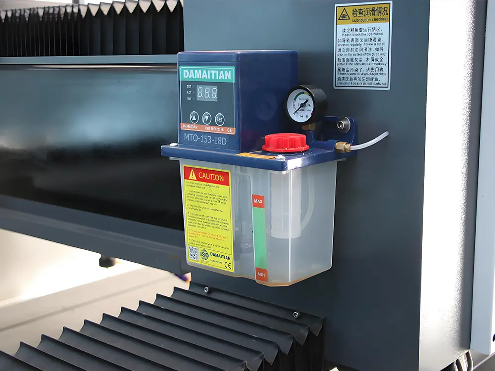 Automatic lubrication system for CNC stone router