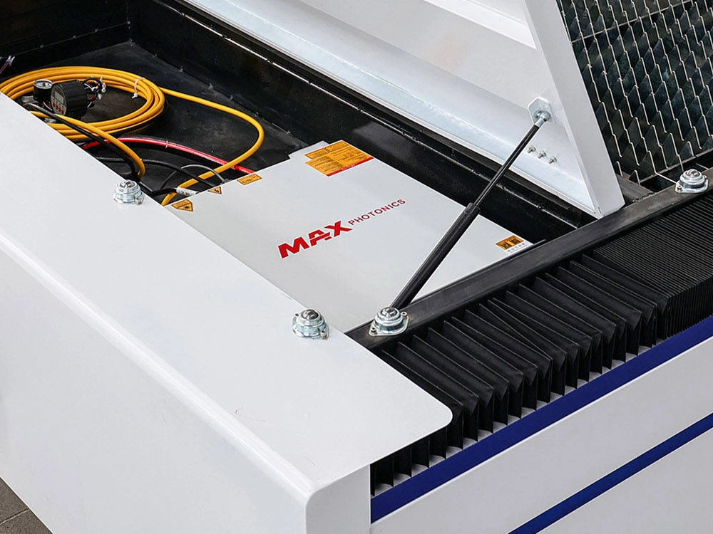 Max laser generator Max laser generator