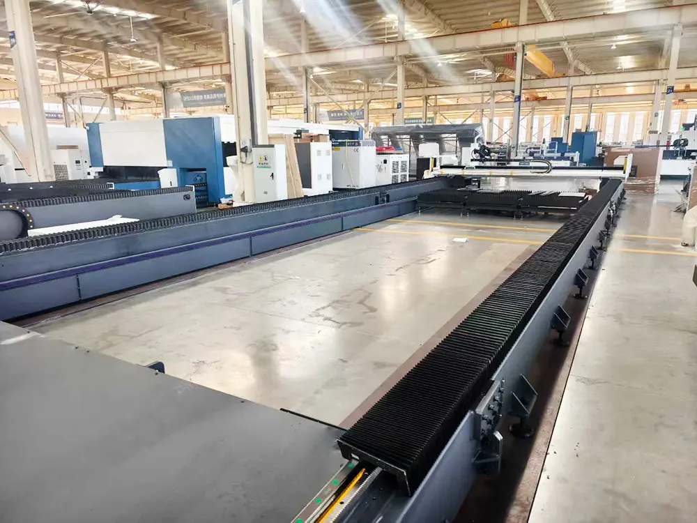 Modular rail-type machine bed base Modular rail-type machine bed base of the large-format fiber laser sheet cutting machine