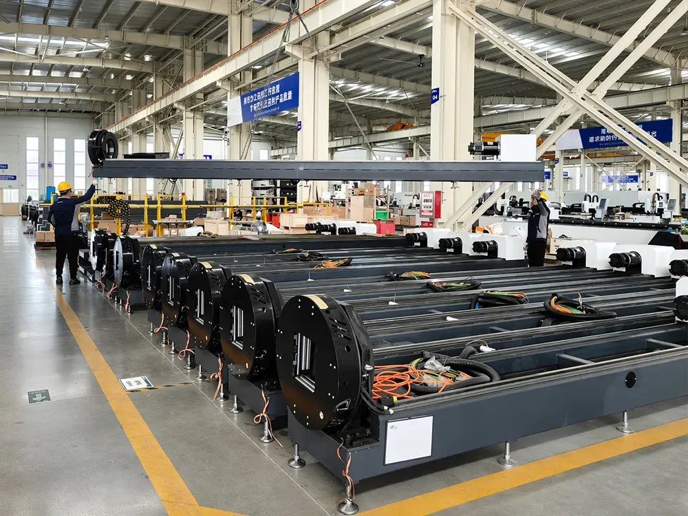 Tube clamping system Tube clamping system of the classic fiber laser sheet & tube cutting machine