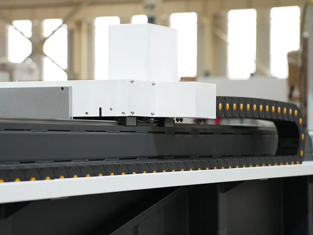 Fully enclosed drag chain Fully enclosed drag chain of the 2-chuck fiber laser tube cutting machine with feeding system