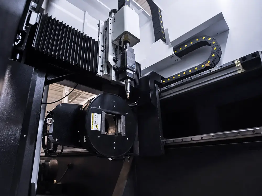 Bochu BLT310T intelligent laser cutting head Bochu BLT310T intelligent laser cutting head for the 2-chuck fiber laser tube cutting machine with feeding system