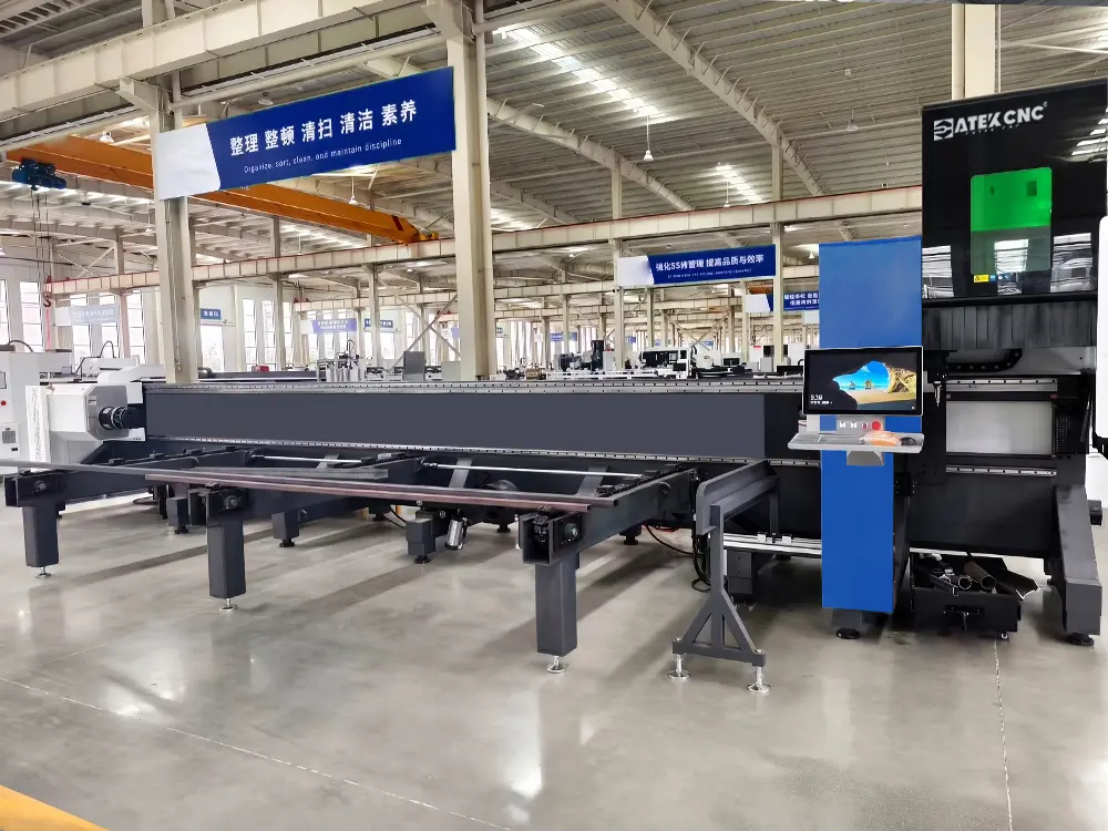 Front view of the 2-chuck fiber laser tube cutting machine with feeding system Front view of the 2-chuck fiber laser tube cutting machine with feeding system