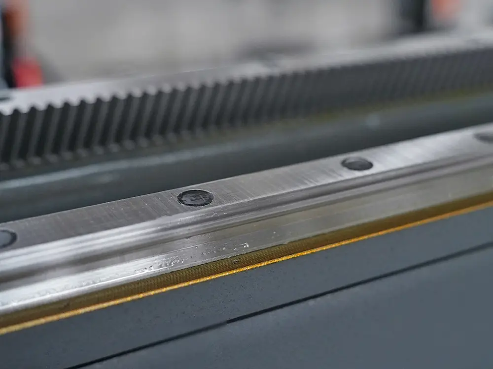 Linear guideways Linear guideways of the 3-chuck fiber laser tube cutting machine