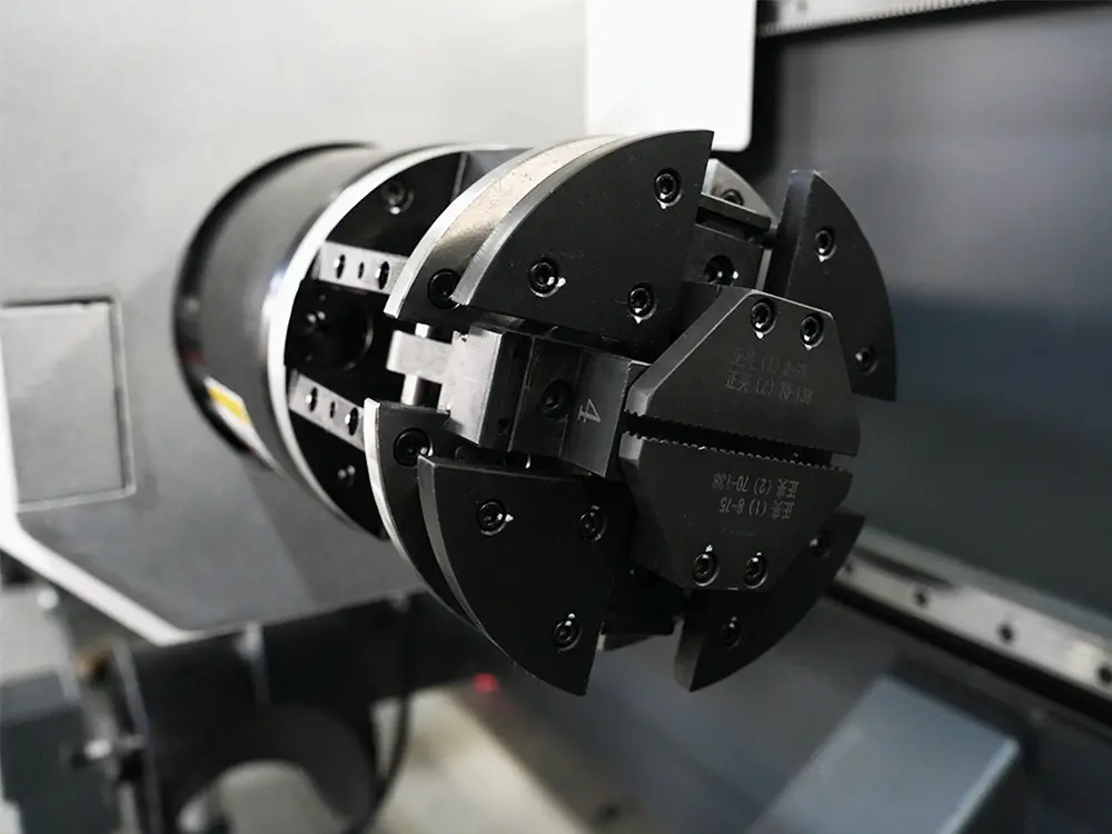 Rear chuck Rear chuck of the 3-chuck fiber laser tube cutting machine