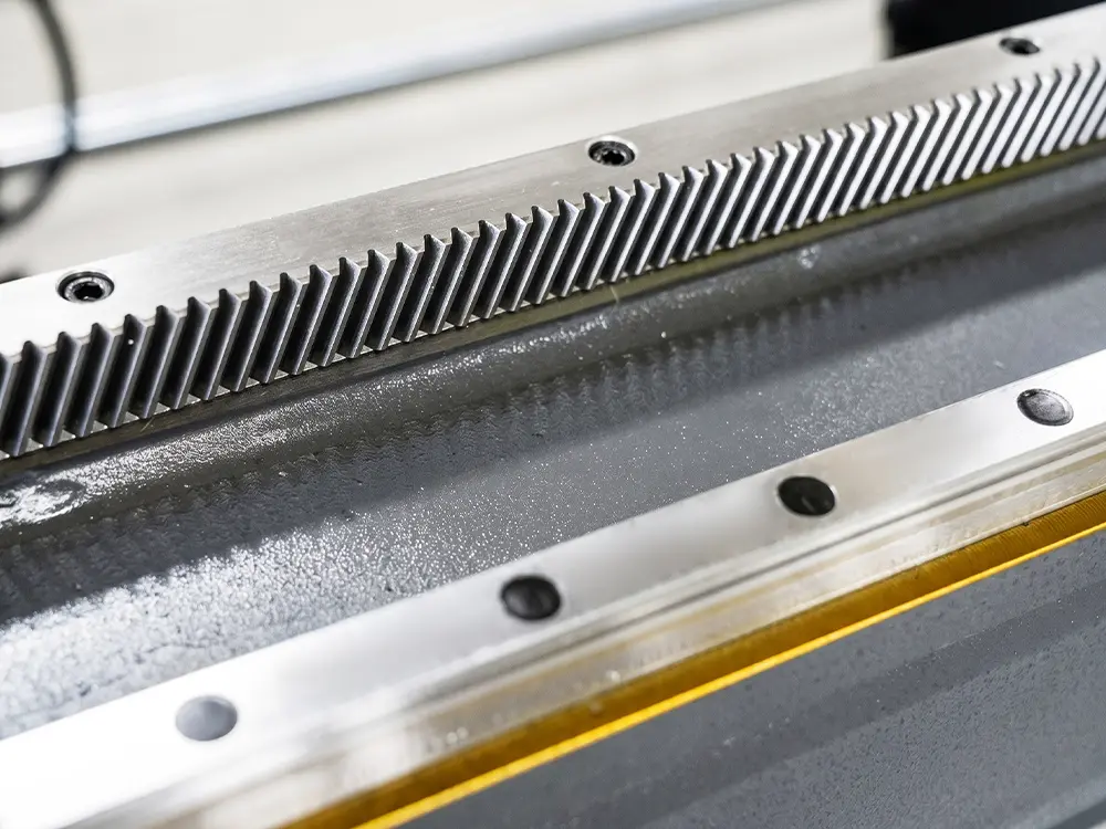High-precision guideways and racks High-precision guideways and racks of the CK-13033-GRH large-scale all-in-one fiber laser cutting machine