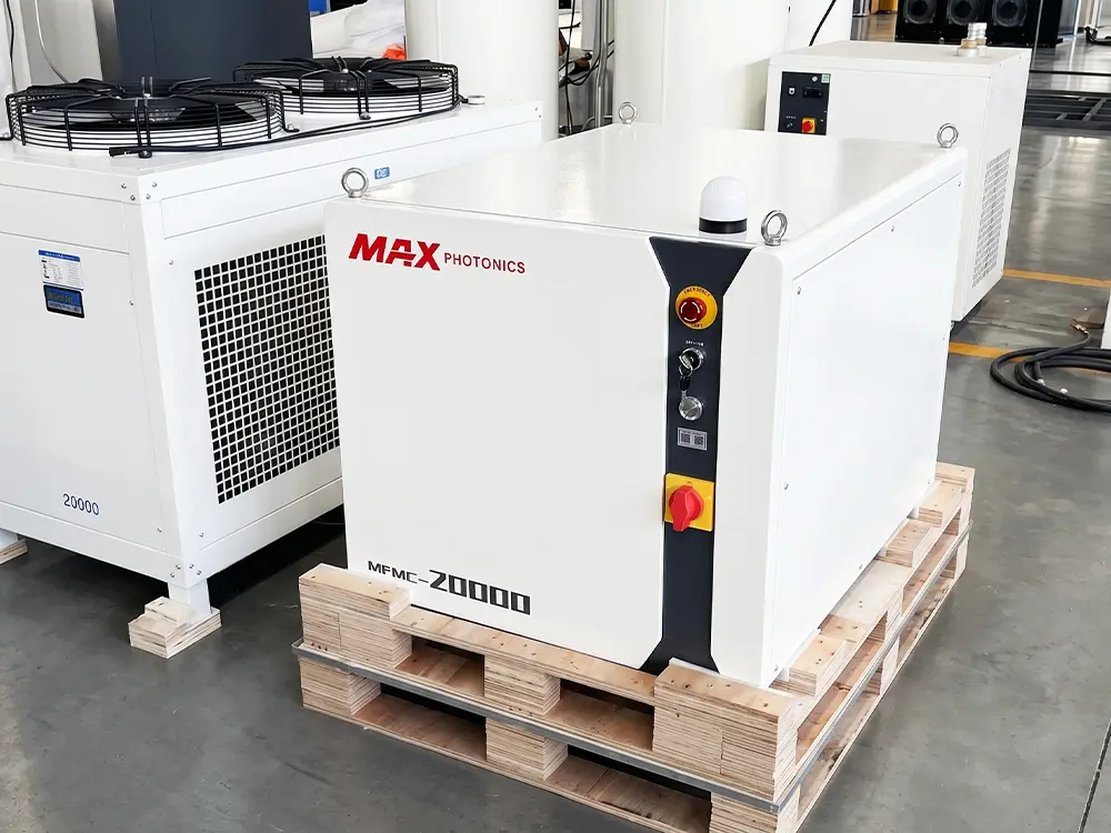 Maxphotonics 20kW fiber laser source Maxphotonics 20kW fiber laser source of the CK-13033-GRH large-scale all-in-one fiber laser cutting machine