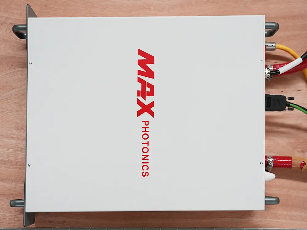 Maxphotonics 3000W fiber laser source Maxphotonics 3000W fiber laser source of the small affordable fiber laser tube cutting machine