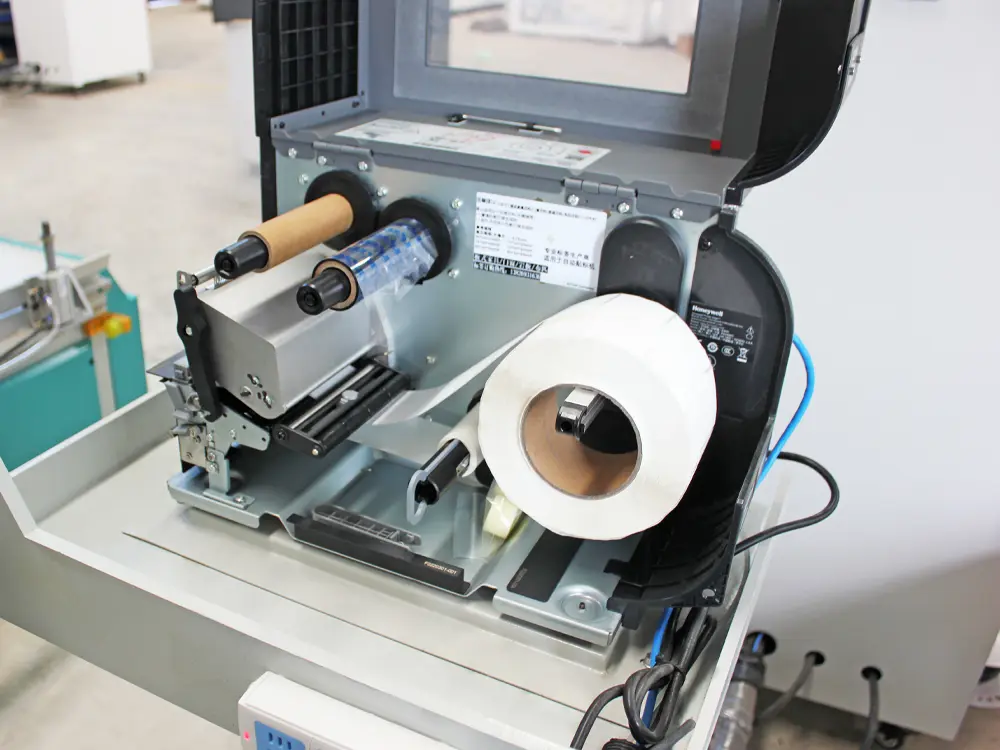 Internal structure of automatic automatic labeler