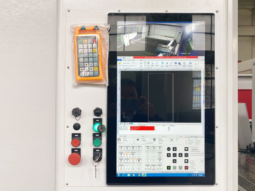 Top 2040 Enclosed Fiber Laser Cutting Machine with  Dual-Shuttle Table
