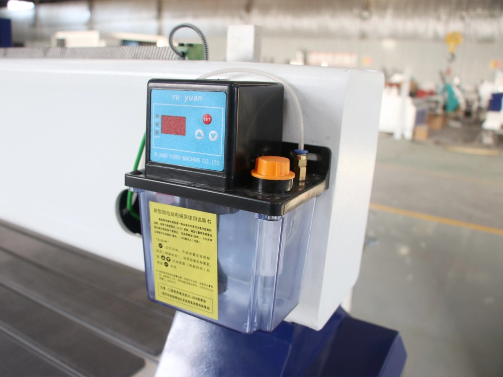 Electric lubricating oil pot for 4x8 CNC router