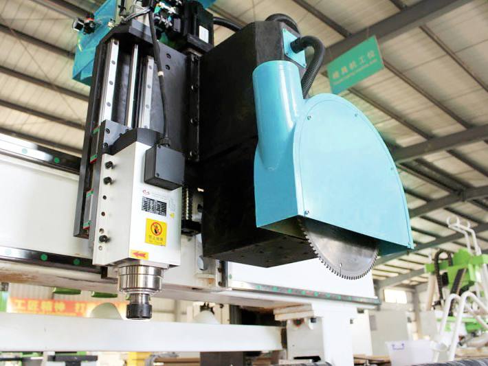 CNC wood router with saw blade kit for cutting wood