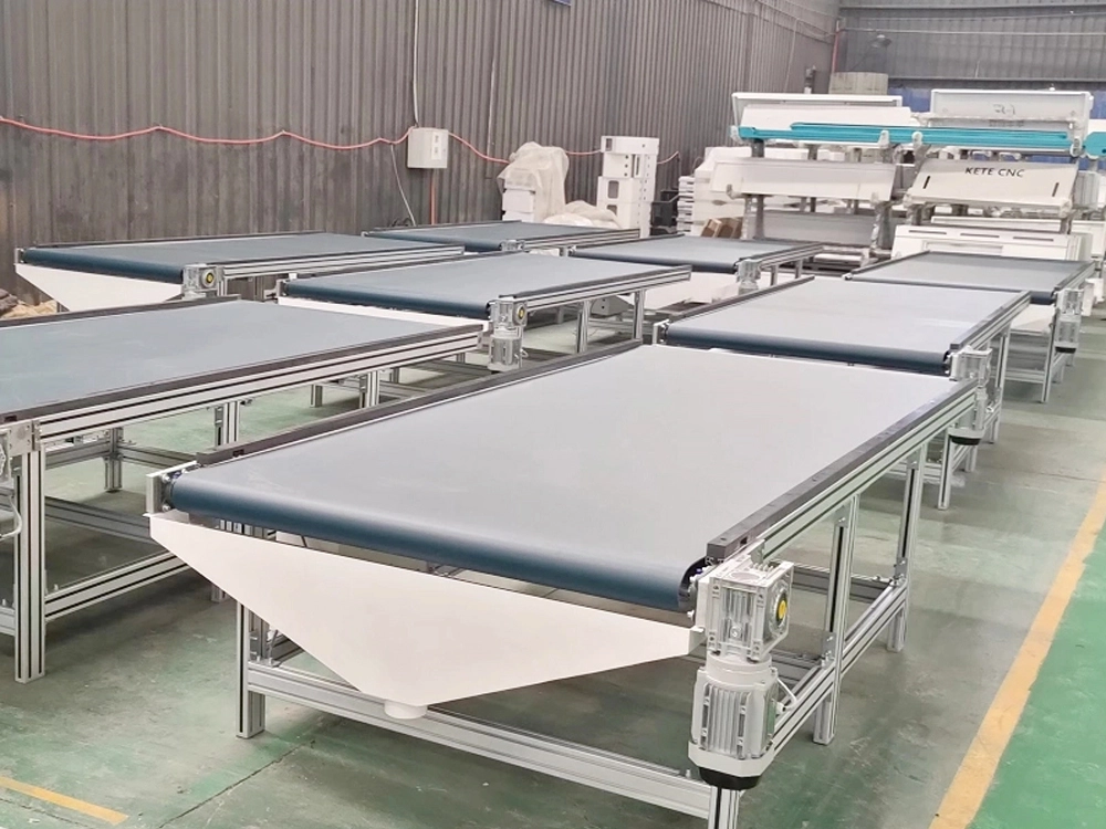 Automatic unloading platform for CNC router