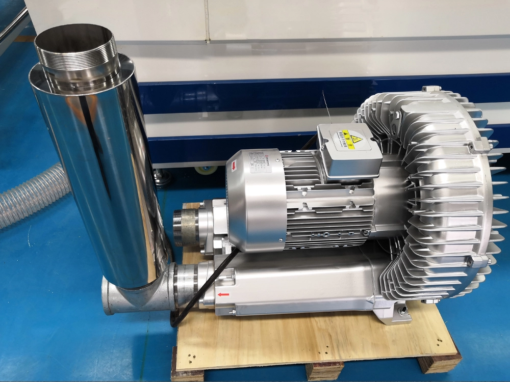 Vortex vacuum pump