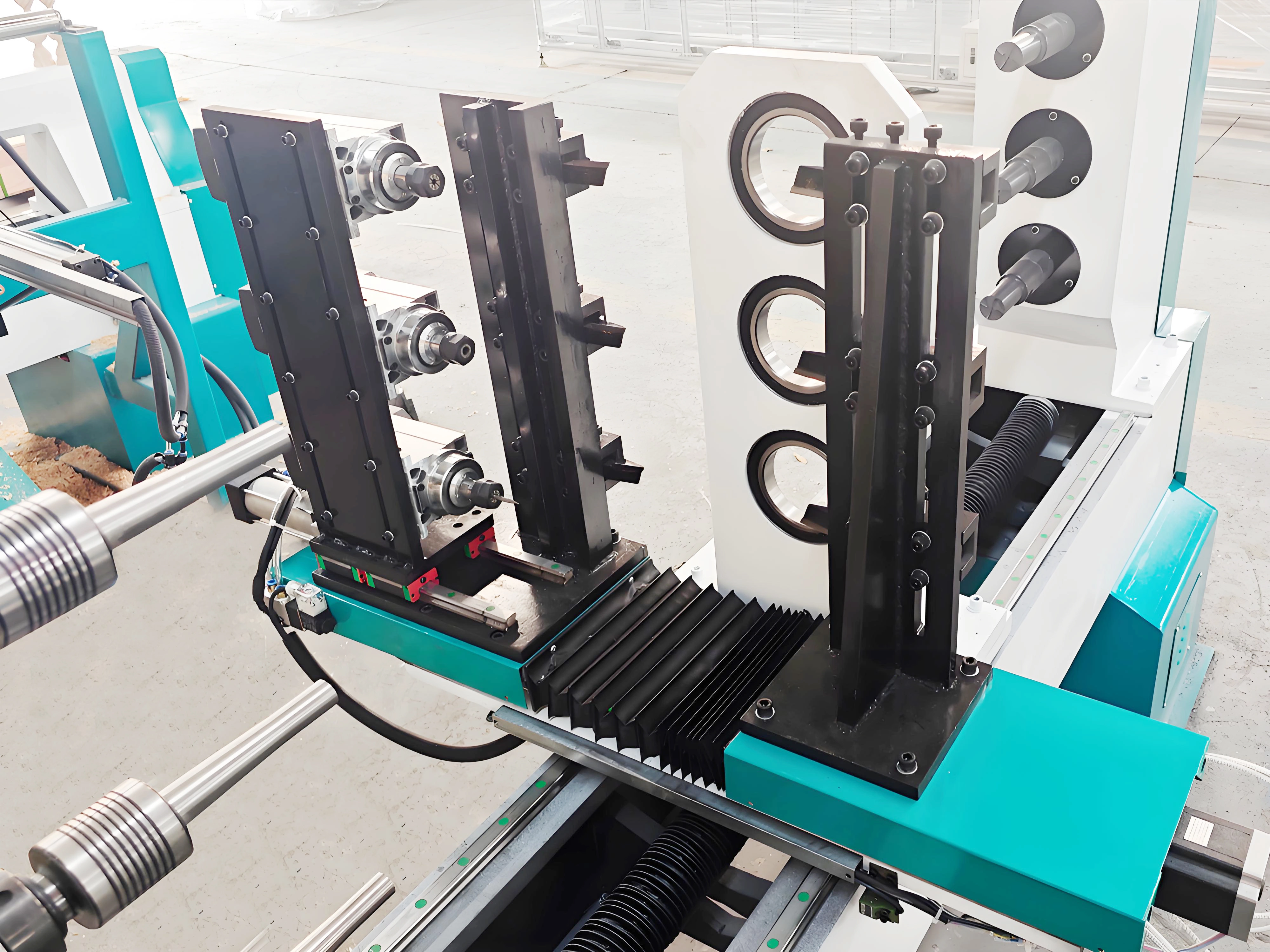 Six turning tools and steady rests