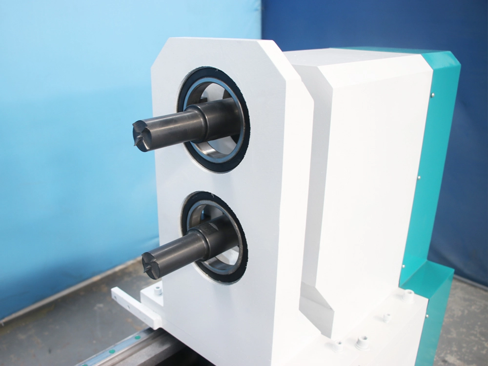 Morse taper center of 2-station 1516 CNC wood lathe