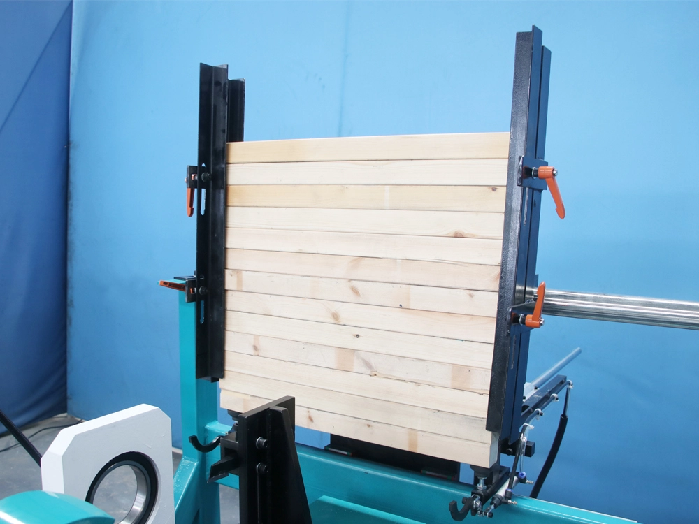 Automatic loading part of CNC wood lathe
