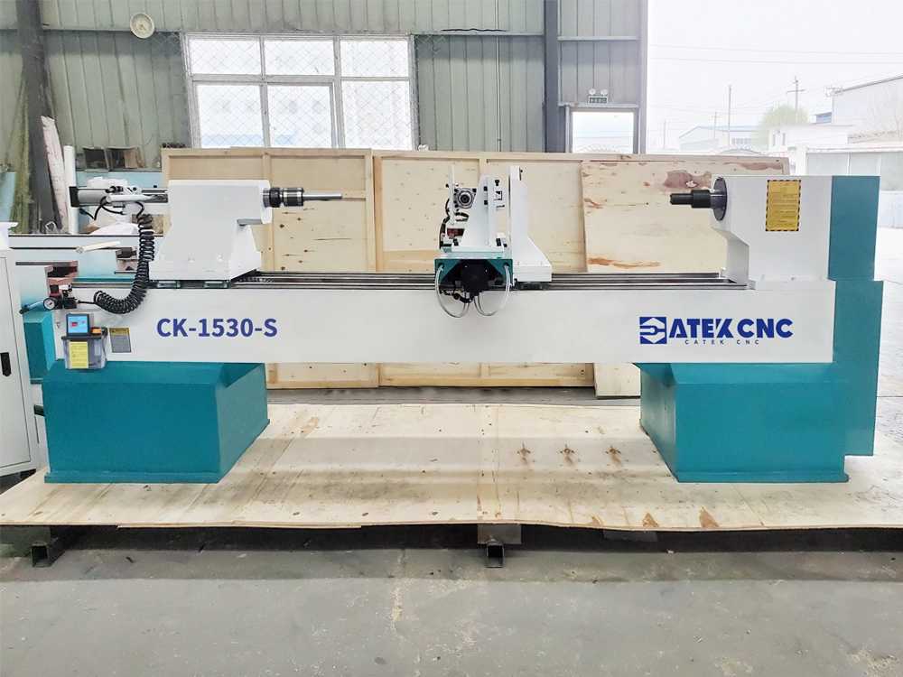 CNC wood lathe with carving function