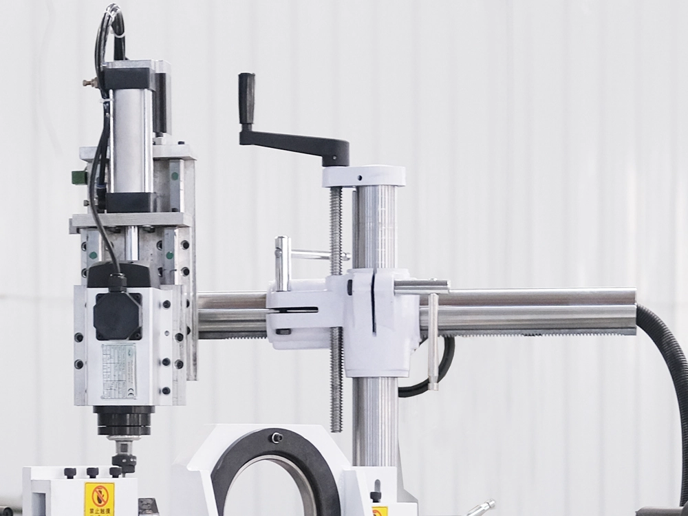 Universal bracket for spindle