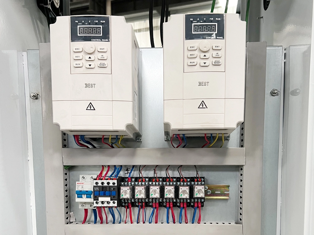 Two frequency converter of 2-station CNC pool cue lathe