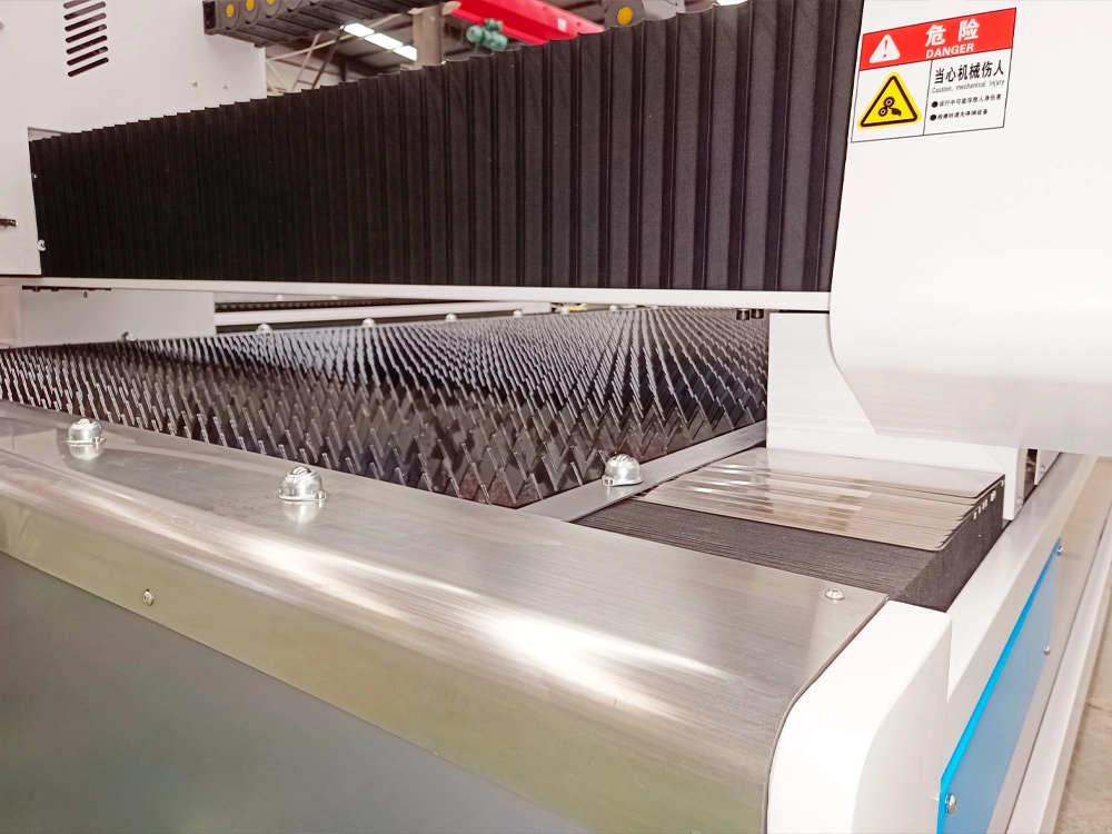 Auxiliary loading wheel of CNC fiber laser cutter
