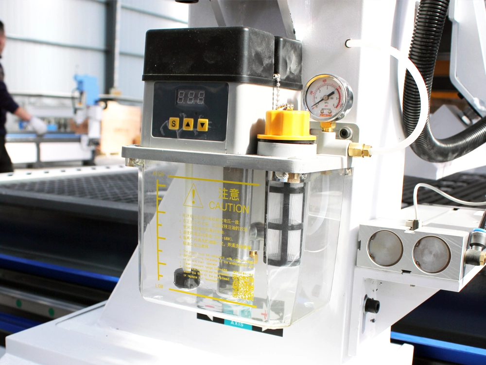 Lubrication system for CNC router