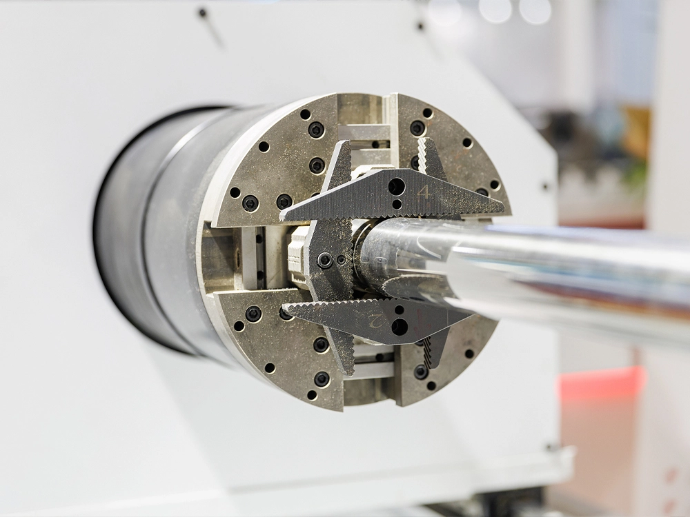 Rear chuck (auxiliary)