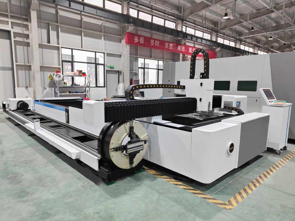 Front right view of CNC fiber laser cutting machine for metal sheet and tube (The pipe cutting device is placed on the right side)