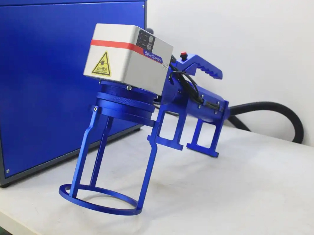 Lightweight aluminum alloy head