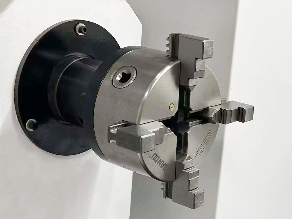 Four-jaw chuck for wood lathe