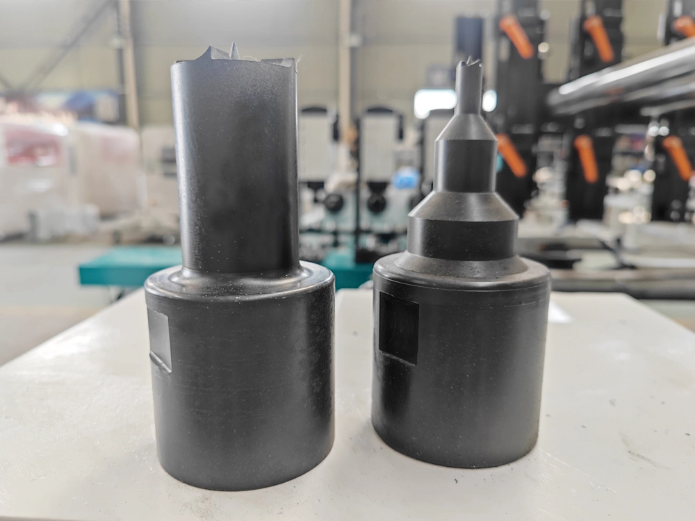 Revolving center of four-axis-linkage CNC wood lathe