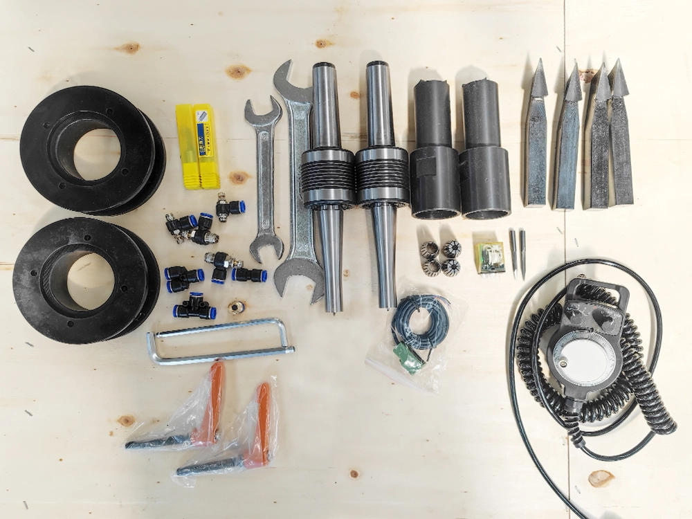 Accessories of CK-1516-2S lathe machine