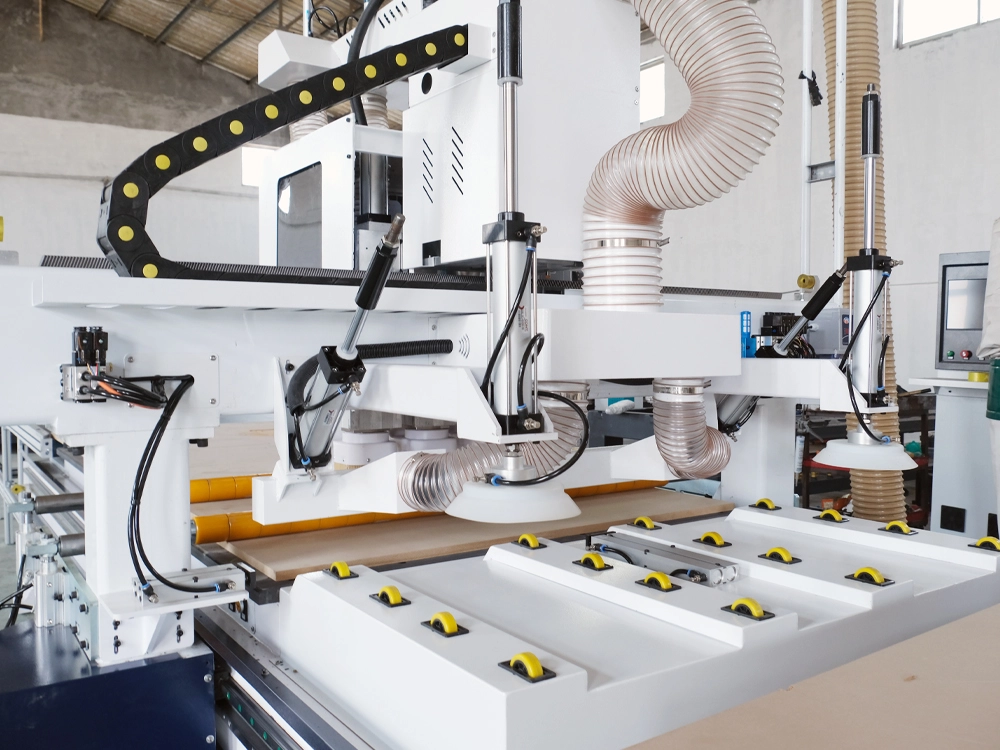 Feeding suction cups of CNC wood router