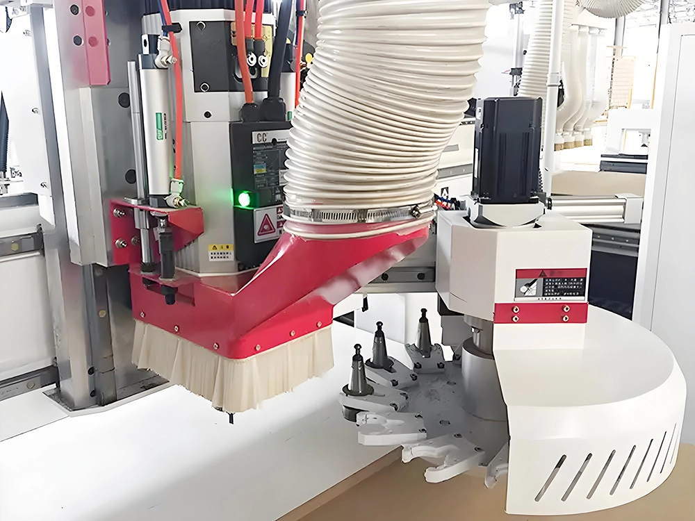 Various types of carousel tool magazines