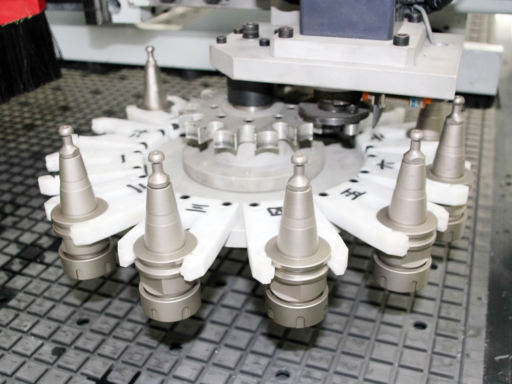 Various types of carousel tool magazines