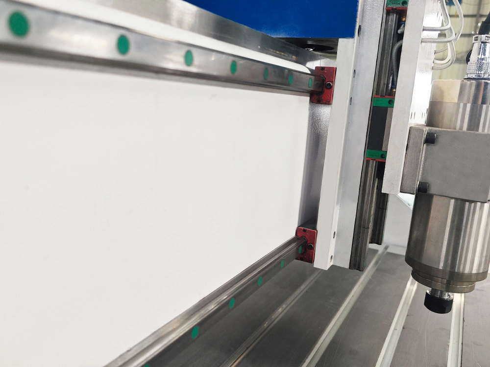 Slides and guide rails