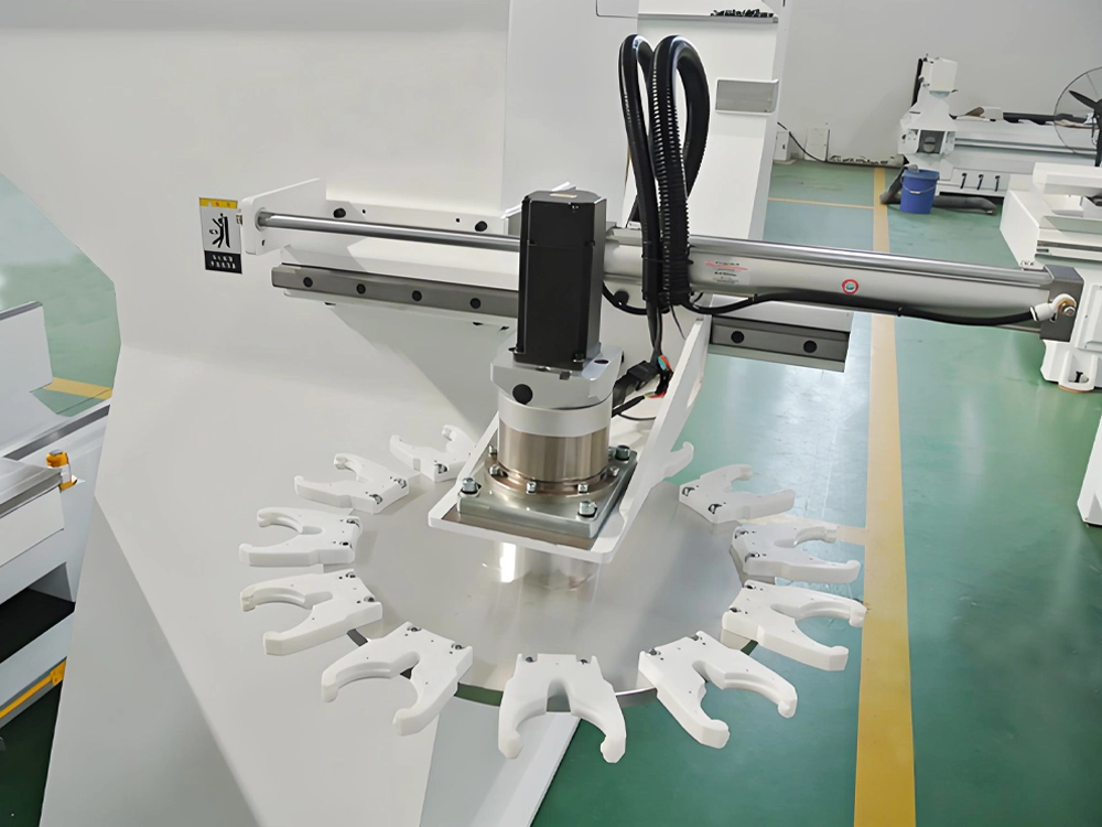 Optional HSK 63F/ISO 30 carousel tool magazine