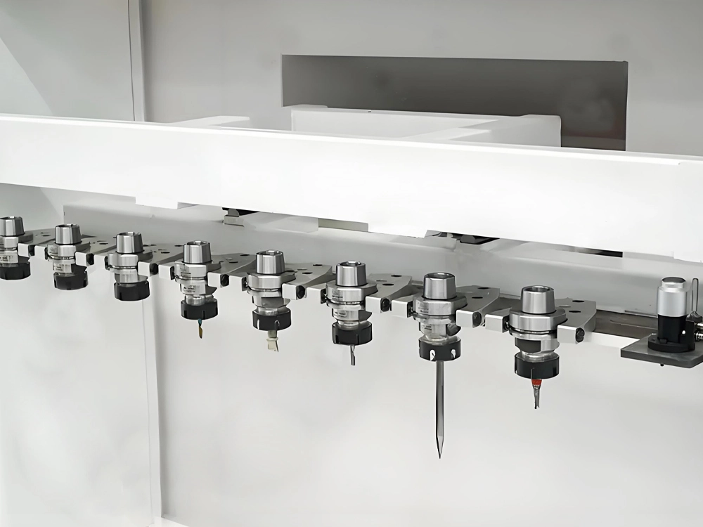 Optional linear tool magazine