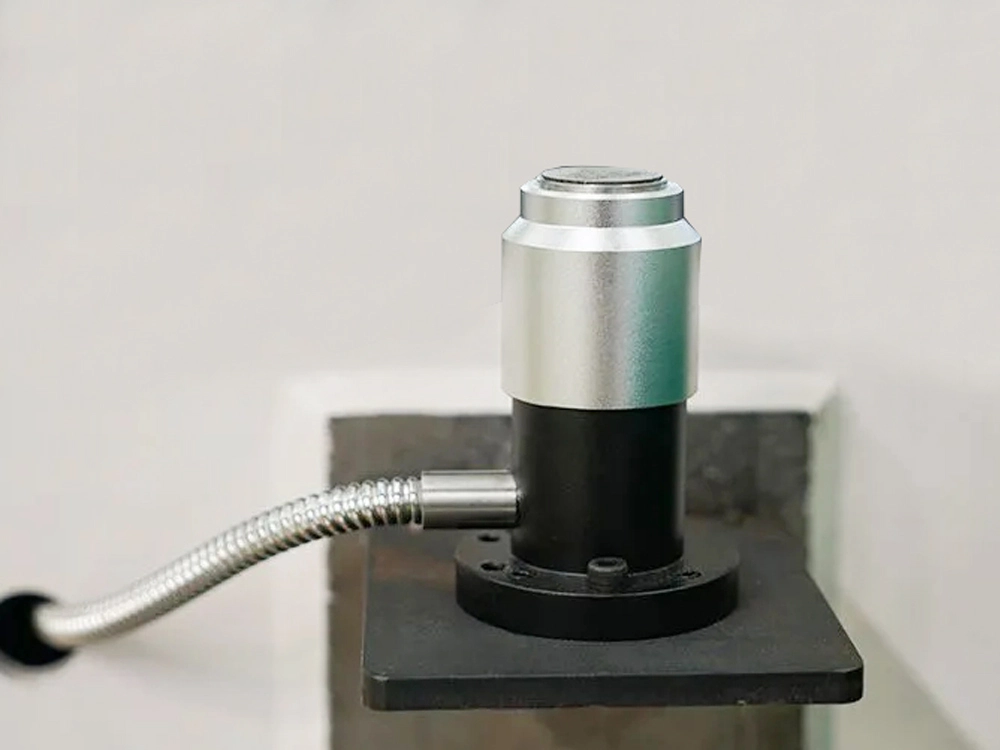 Automatic tool setting device