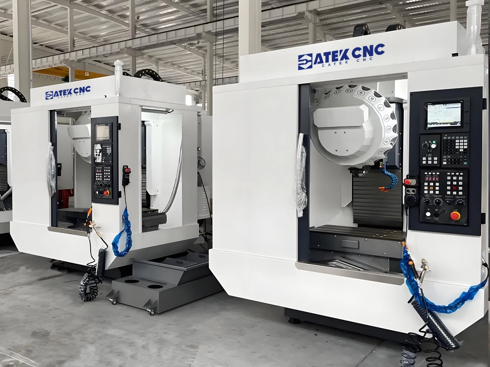 Multifunctional drilling and milling metal processing centers in the production workshop