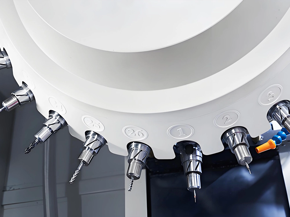 Clamp-arm servo tool magazine of multifunctional drilling and milling metal processing centers