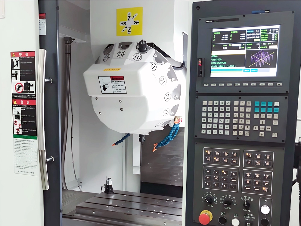Syntec control system of multifunctional drilling and milling metal processing centers