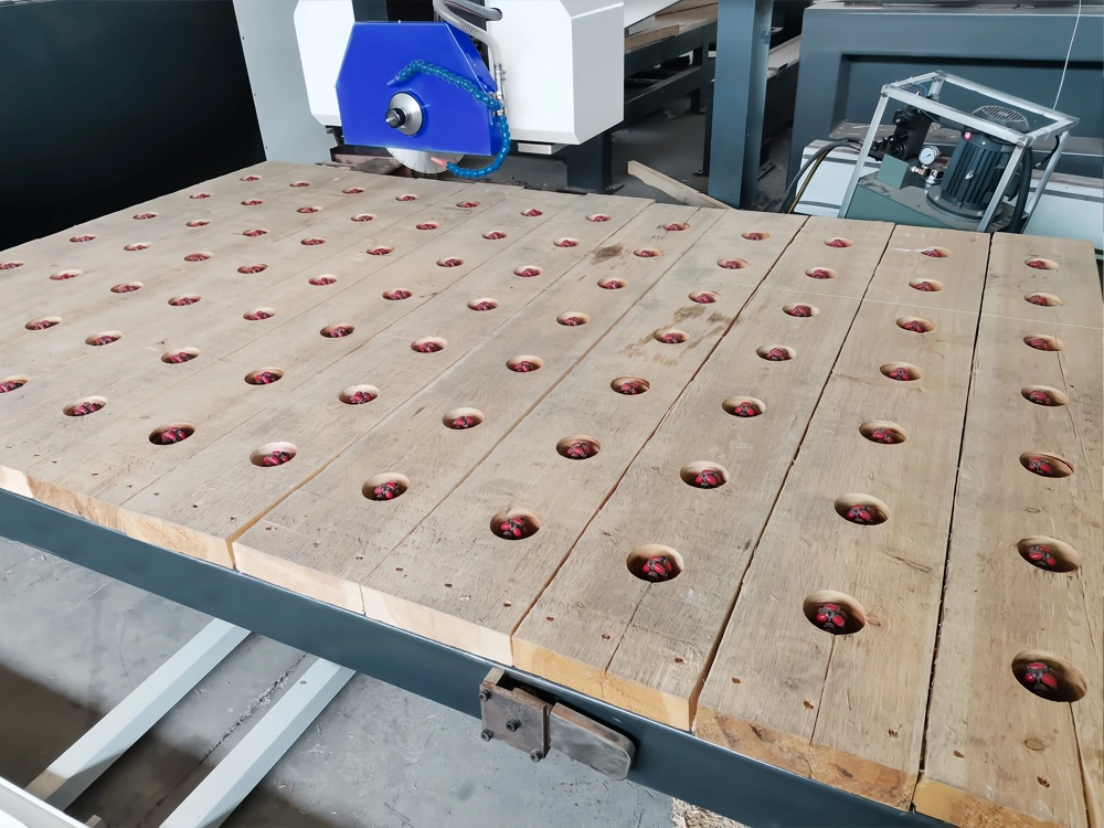 Workbench for five-axis CNC stone bridge saw