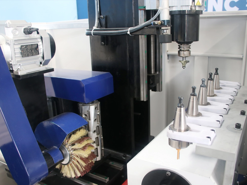 Linear tool magazine and ATC spindle