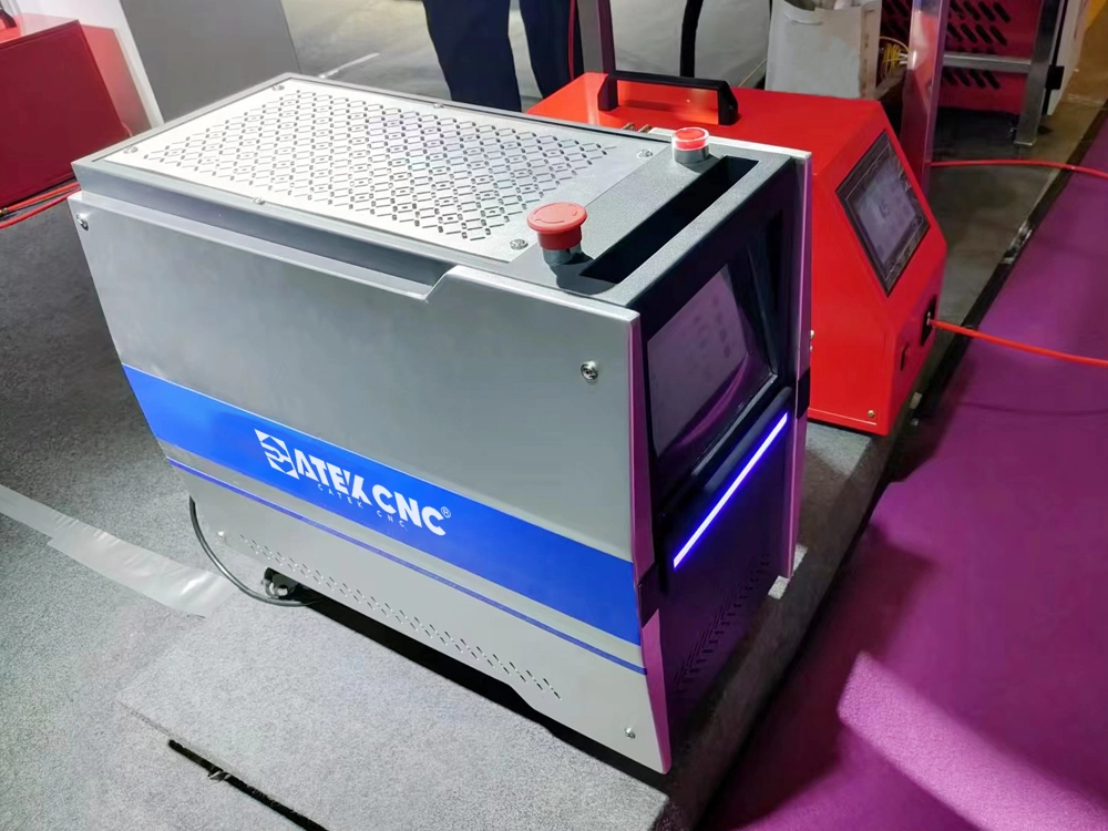 Front right view of 3-in-1 handheld air-cooled laser welding machine