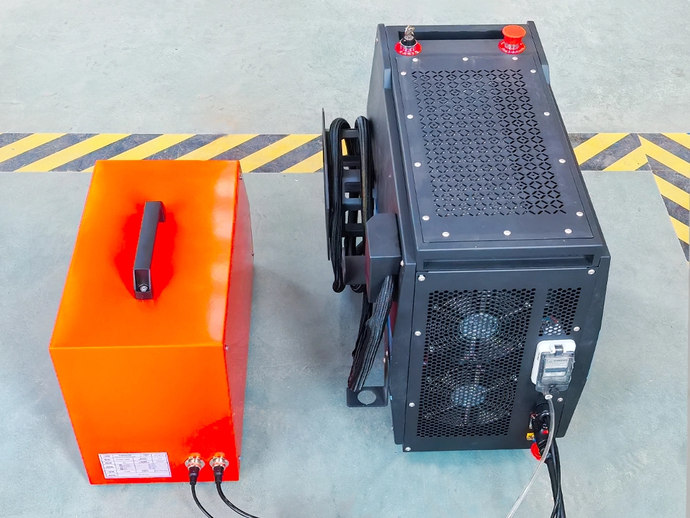 Air-cooled heat dissipation window on the back of the laser welding maching